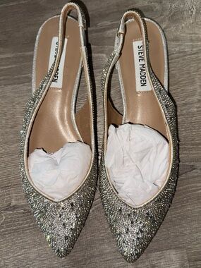 Steve Madden Silver Glitter Slingback Pointed Flats